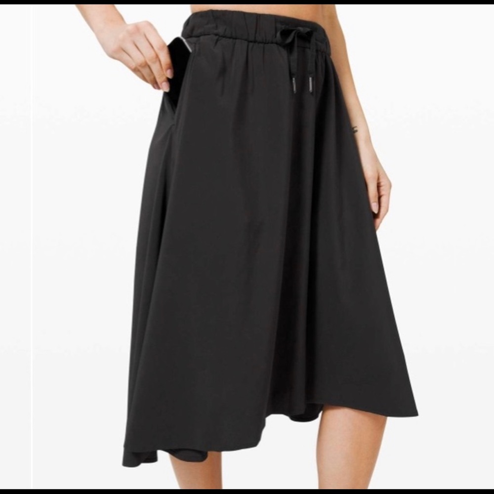 Lululemon time to flounce ultralight pockets